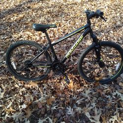 MONGOOSE. EXCURSION. 24" WHEELS 