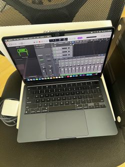 MacBook Air Logic Pro 12 Final Cut Pro Photoshop Premiere Office