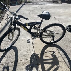 bike LOOKING TO TRADE FOR FIXIE OR SELL