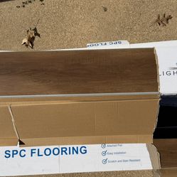 Brown Oak Vinyl Plank