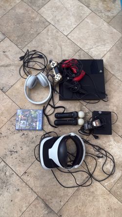 PS4 with VR and accessories