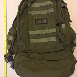  Camelback Medium Pack