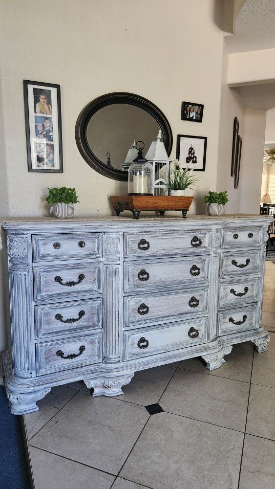 Dresser .. Entry Table