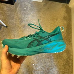 Wave teal, Novablast 5 ASICS running shoes, size 15