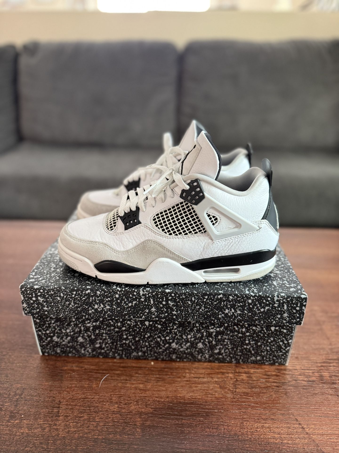 Air Jordan 4 ‘Military Black’