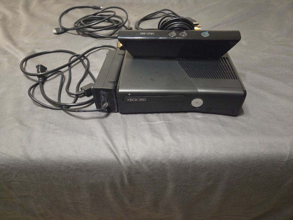 Xbox 360 With Kinect 