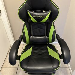 Green Respawn Gaming Chair w/Footrest