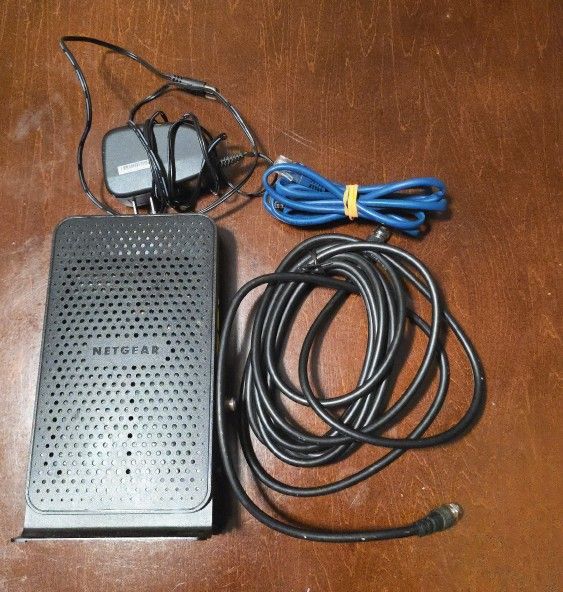NETGEAR N600 WiFi Cable Modem Router (C3700)