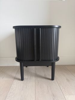 Set of 2 nightstands