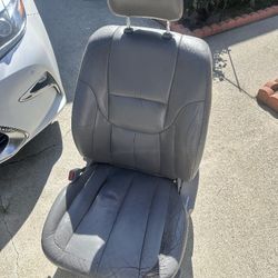 Toyota  Avalon Driver Seat Works 