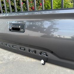 2016-2023 Toyota Tacoma Tailgate/Backdoor