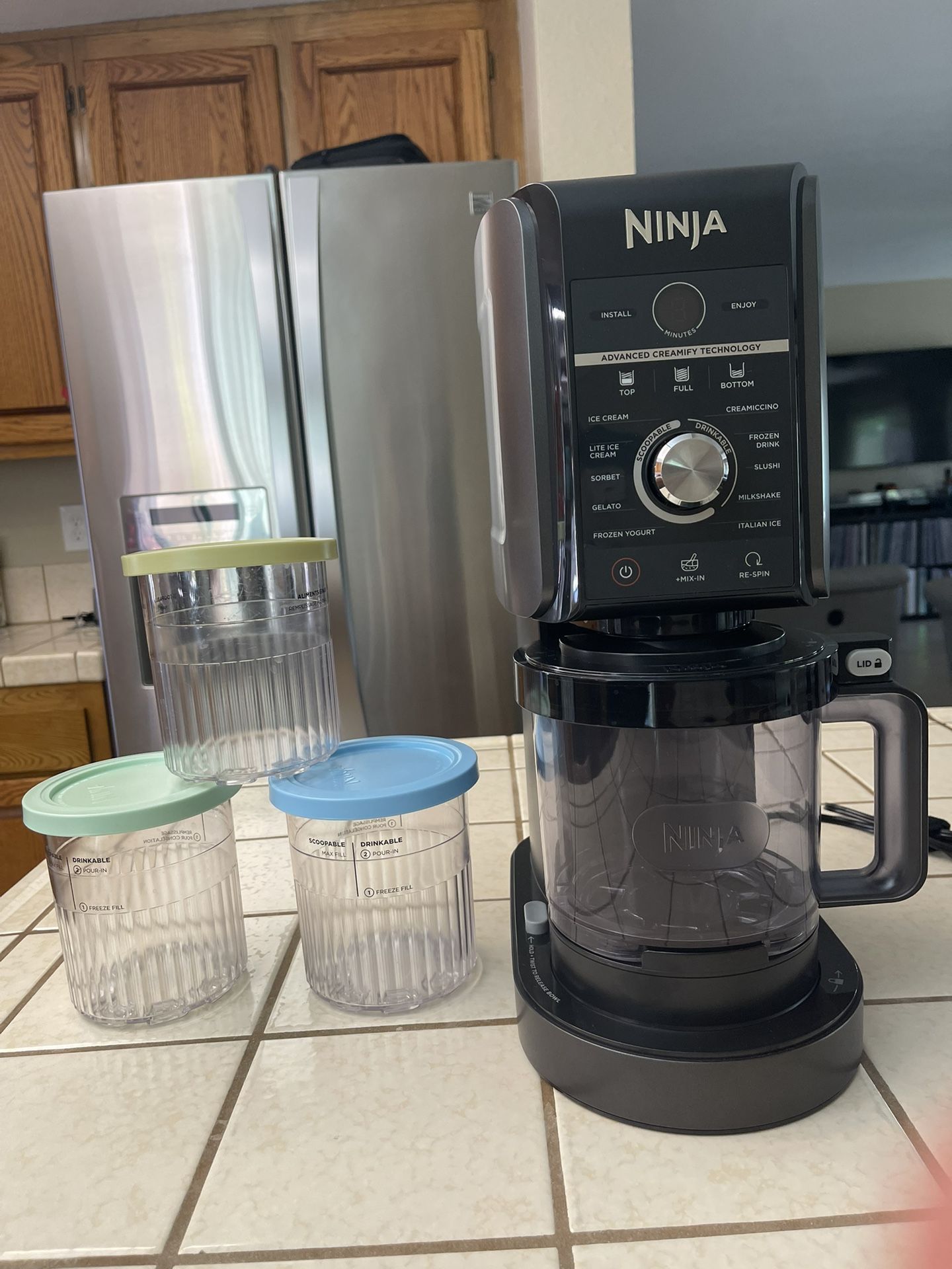 Ninja Créami Deluxe + 2 Extra Pint Containers