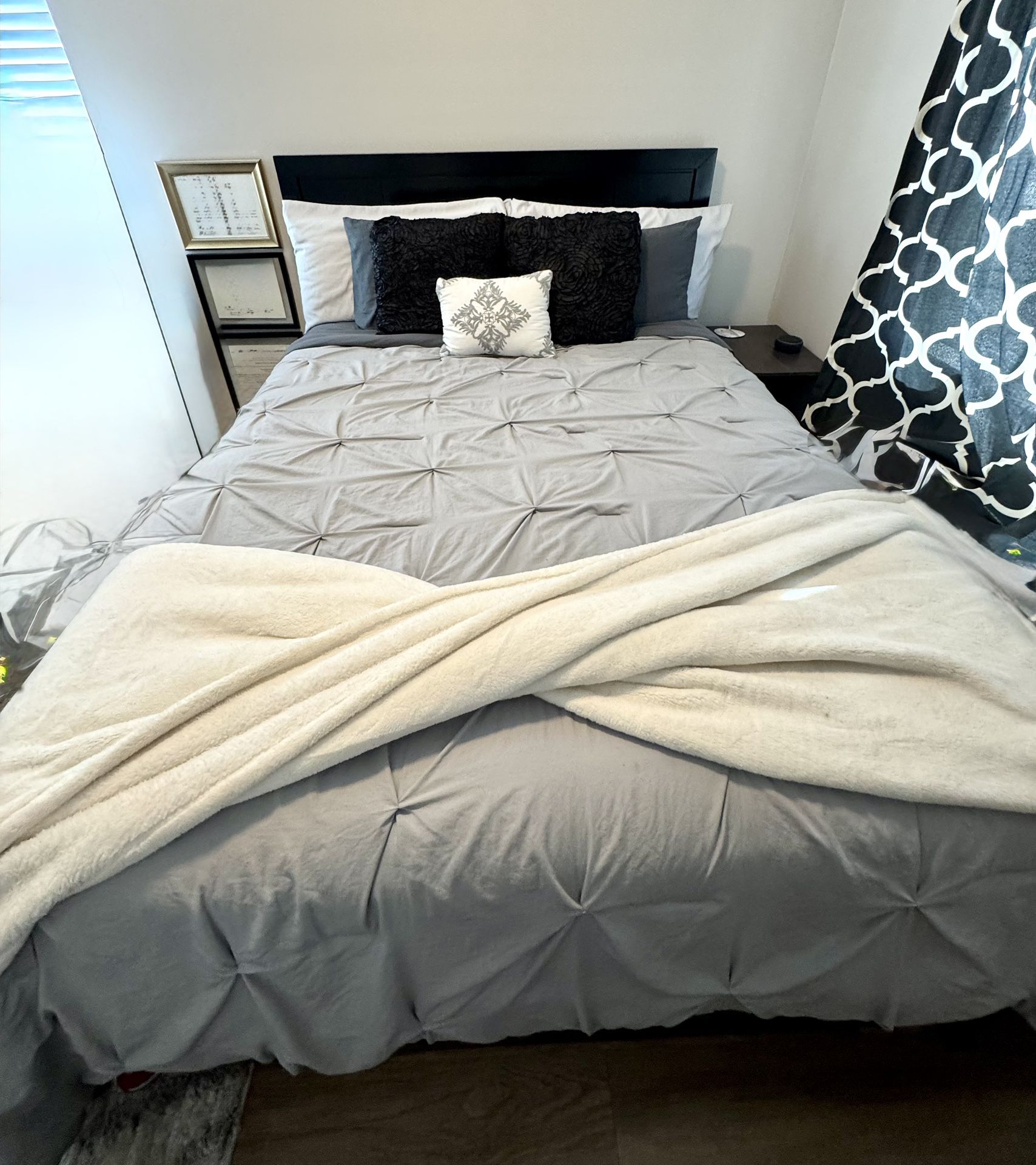 Black Frame Queen Bed For Sale