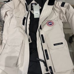 Canada Goose Men’s Expedition Parka, Large, New With Tags