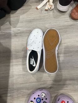 Nike White Slip-On Sneakers Size 7.5 CZ8095-100