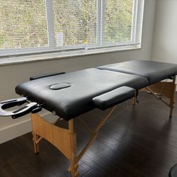 Massage Table. Gently Used