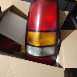 Luces Para GMC  2006 Originales Traseras, o En Buenas Condiciones