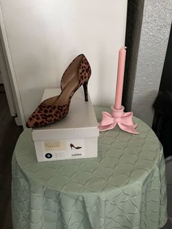Women leopard print heels size (9)