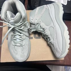 Yezzy Boots Size 10 Salt Color way 