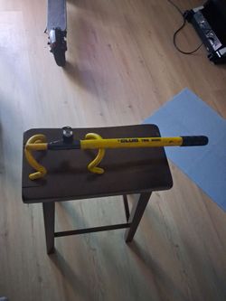 The Club Twin Hooks Steering Wheel Lock