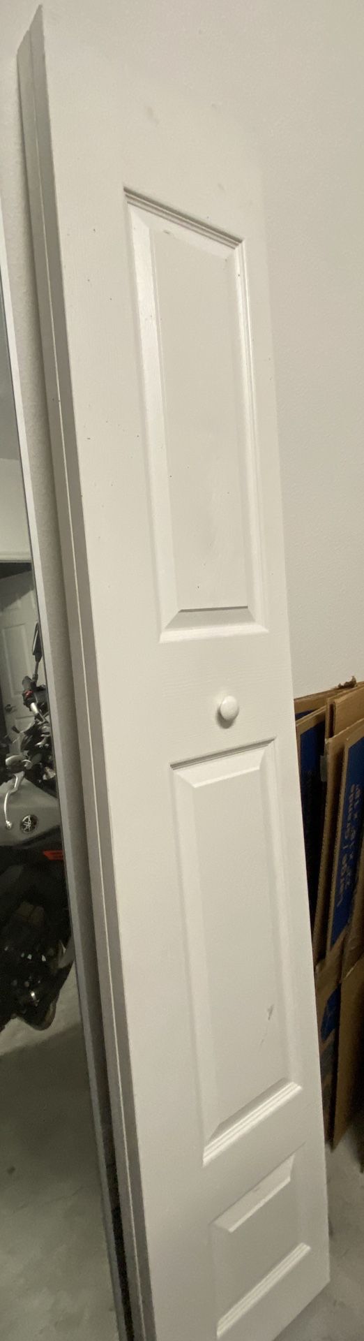 Closet door 29.5x79 single door need gone ASAP