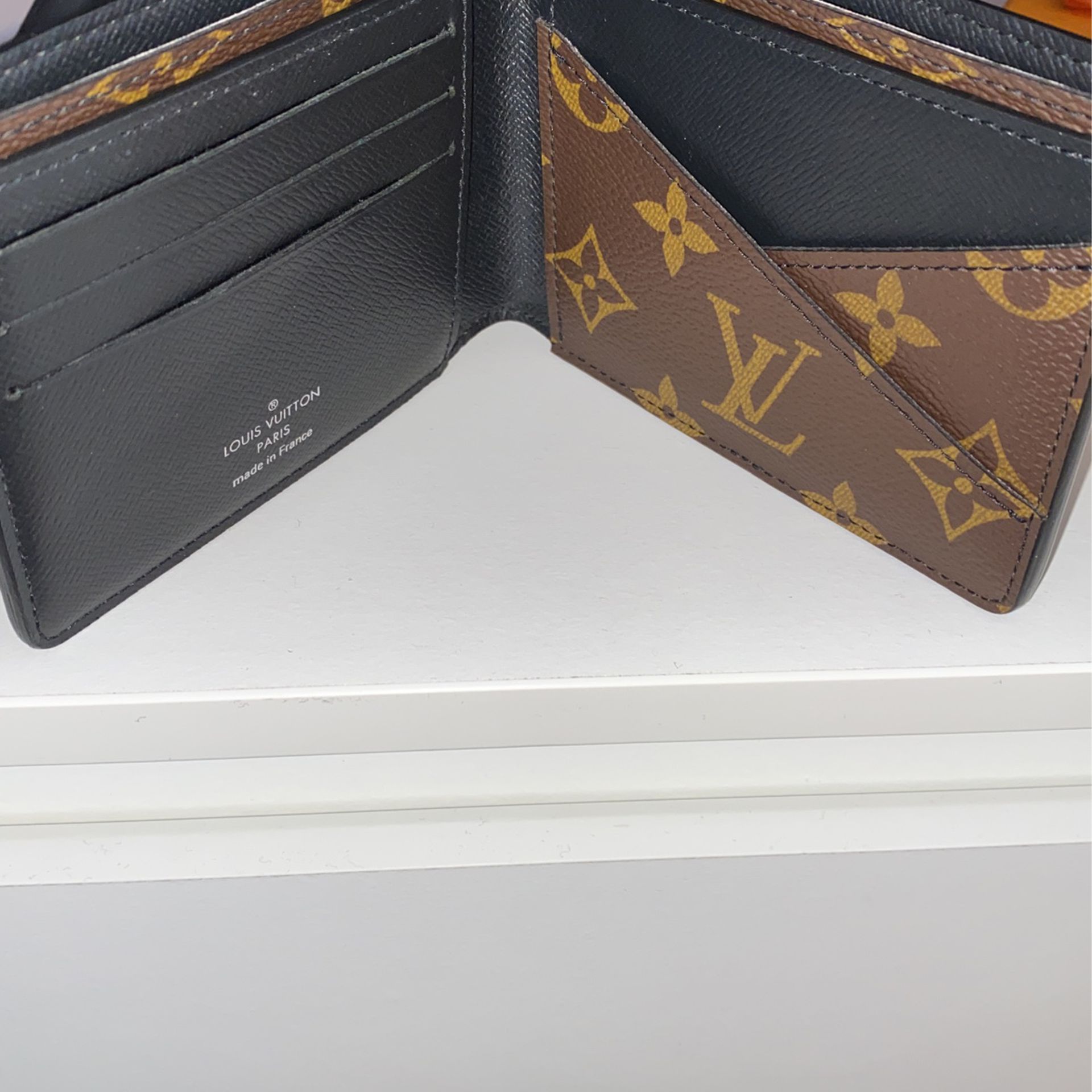 Louis Vuitton M61864 Monogram Empreinte Zippy Wallet - Black for Sale in  Houston, TX - OfferUp