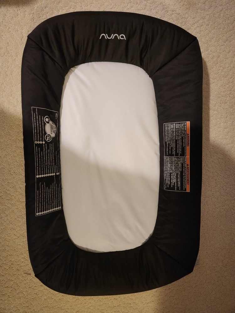 Nuna SENA Travel Crib Changer