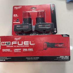 Milwaukee Multi Tools +!2 Battery 3.0