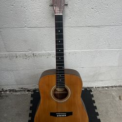 Hondo Guitar 