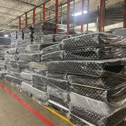 Queen Mattress Come With Free Box Spring - Free Delivery 🚚 Today To Reasonable Distance 