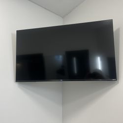 40in Tcl Roku Tv With Swivel Mount 