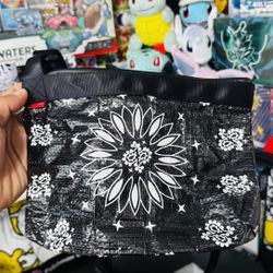 Supreme Side Pouch SS22