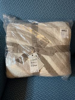 Barefoot Dreams Throw Blanket New