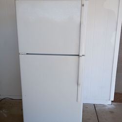 GE, WHITE REFRIGERATOR. Wide 29"5/8    Depth 30"     Tall 66 "