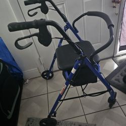 Rollator Walker With Seat/ Caminador Con Ruedas