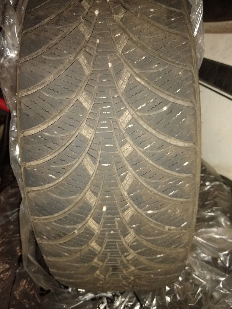 Goodyear Ultragrip Ice 4 - 225/50/17 Tires