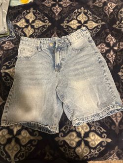 Blue denim shorts with a relaxed fit #summer