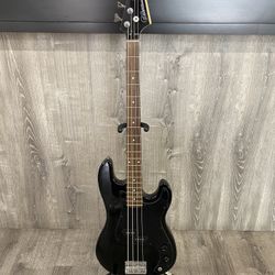 Silvertone 4-String Electric Bass