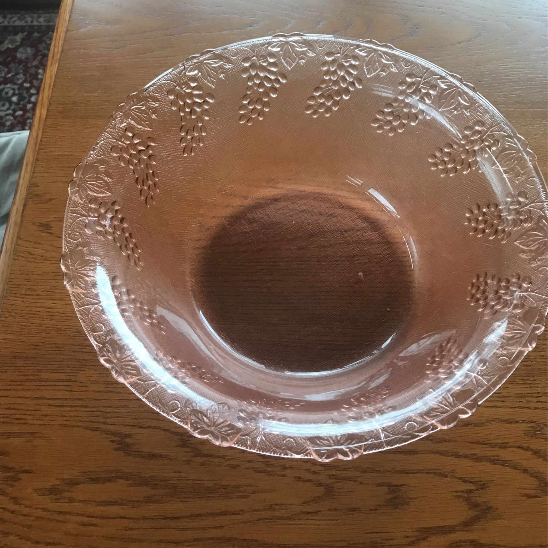 Vintage Pink Depression Glass Bowl, Retro Large Bowl, Grape and leaf Pattern, Textured Bowl on the outside from the 1950’s.