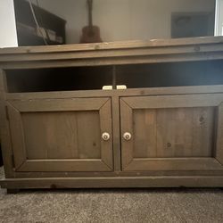Entertainment center