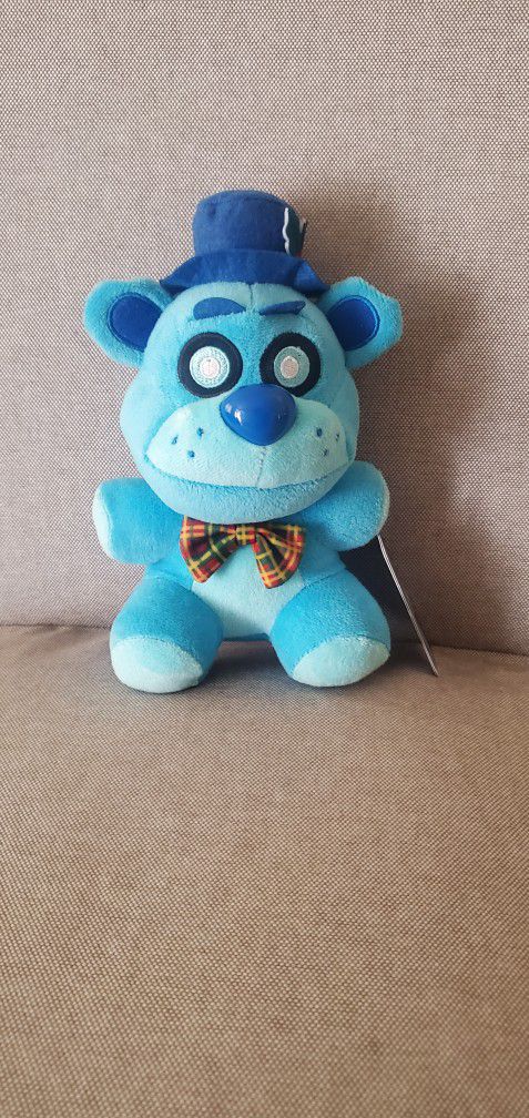 NEW With Tag - Five Nights At Freddy's FREDDY FROSTBEAR HOLIDAY EDITION 