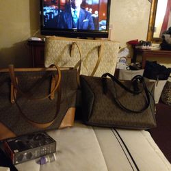 Michael KORS WOMEN PURSE'S GREAT HOLIDAY VALUE