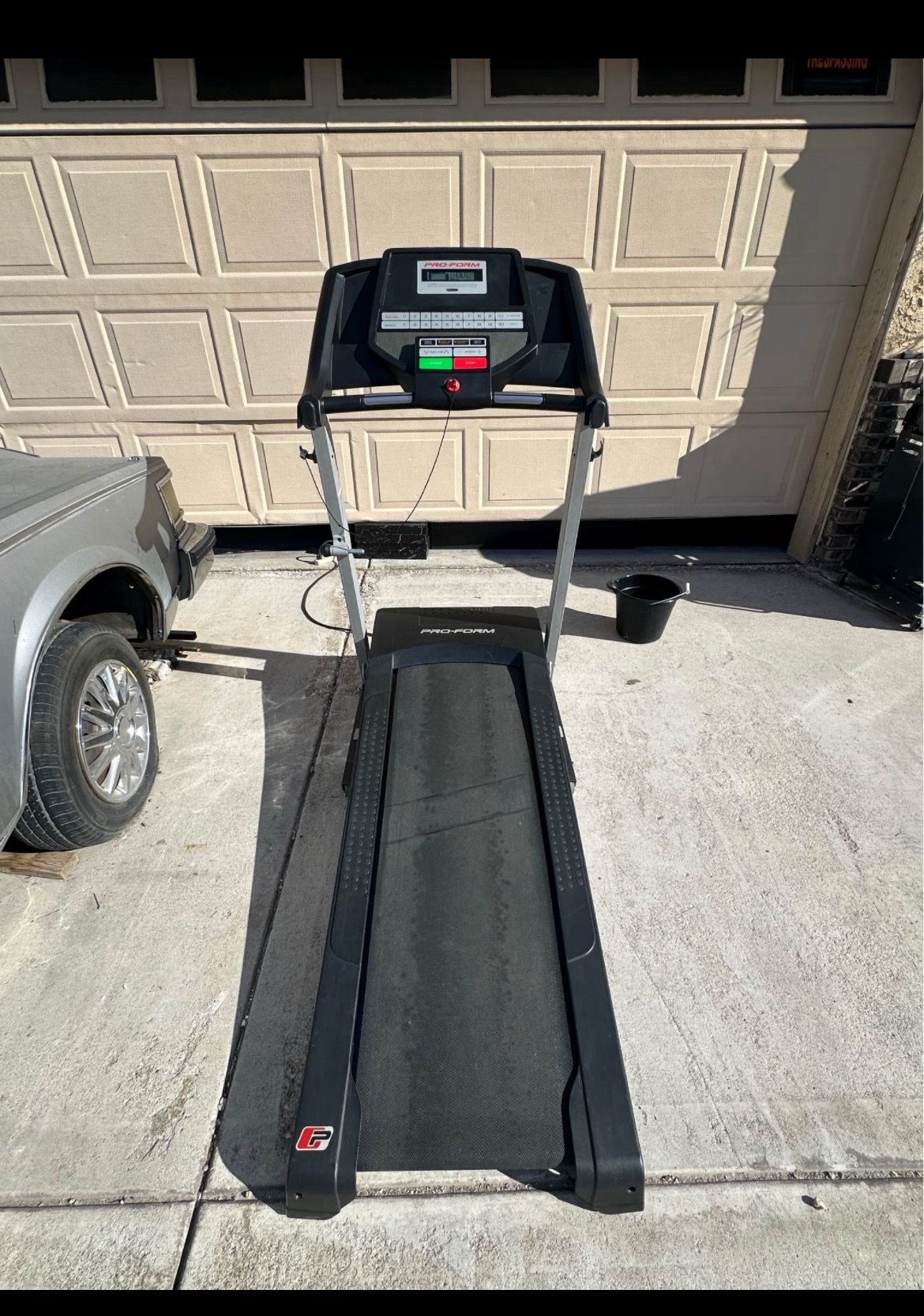 ProForm 6.0 RT Folding Total Body Workout Treadmill .