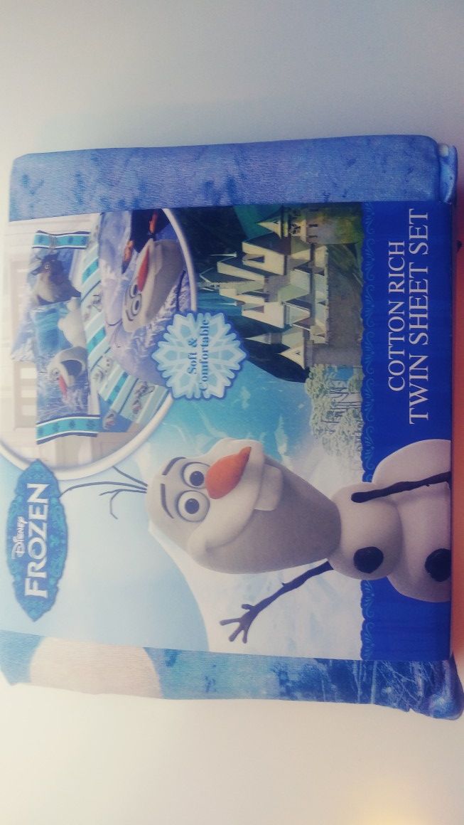 NEW Twin Frozen Olaf Bed Sheets