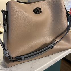 Coach Bucket Bag- Mint Condition