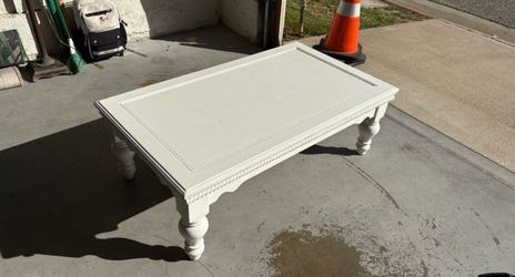 White Vintage Farm Style Coffee Table