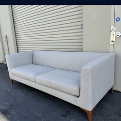 Room & Board Sterling Mid Century Modern Sofa 86" Very Clean and Excellent Condition