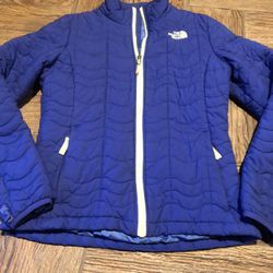The NorthFace Womens Size Small Zip Up Jacket