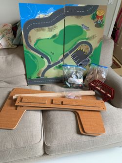 train table with accessories