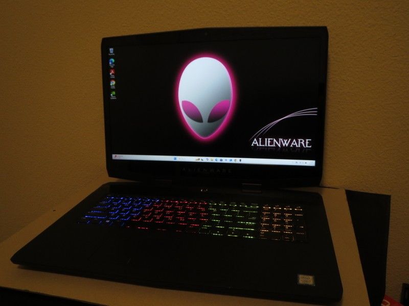 Alienware M17 Intel Core i7-9750H Gaming Laptop 